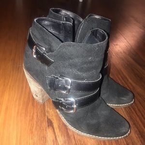 ✨GORGEOUS DOLCE VITA BOOTIES✨